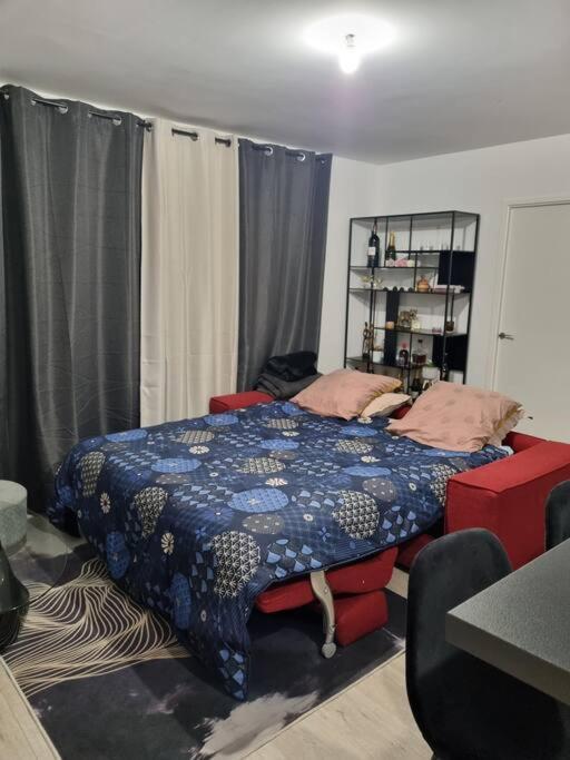 Appartement Cosy Et Equipe Meaux Luaran gambar