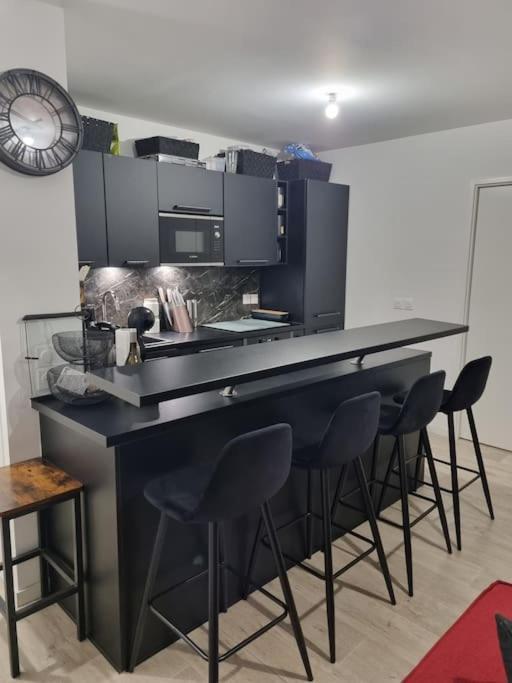 Appartement Cosy Et Equipe Meaux Luaran gambar