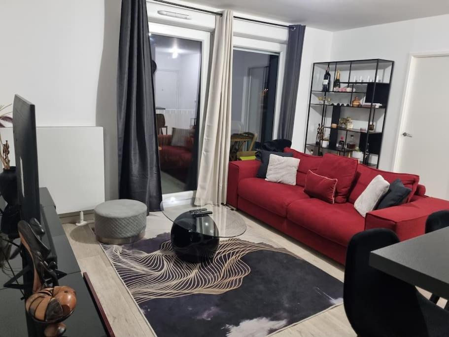 Appartement Cosy Et Equipe Meaux Luaran gambar