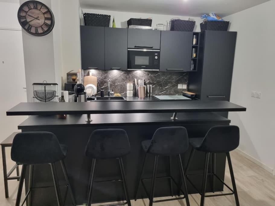 Appartement Cosy Et Equipe Meaux Luaran gambar